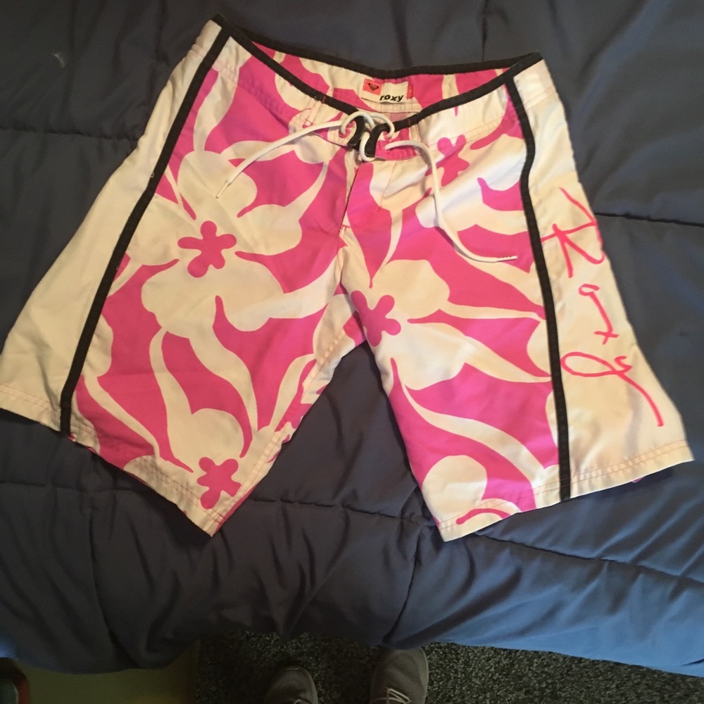 Roxy board shorts pink flower 🌸 size 3